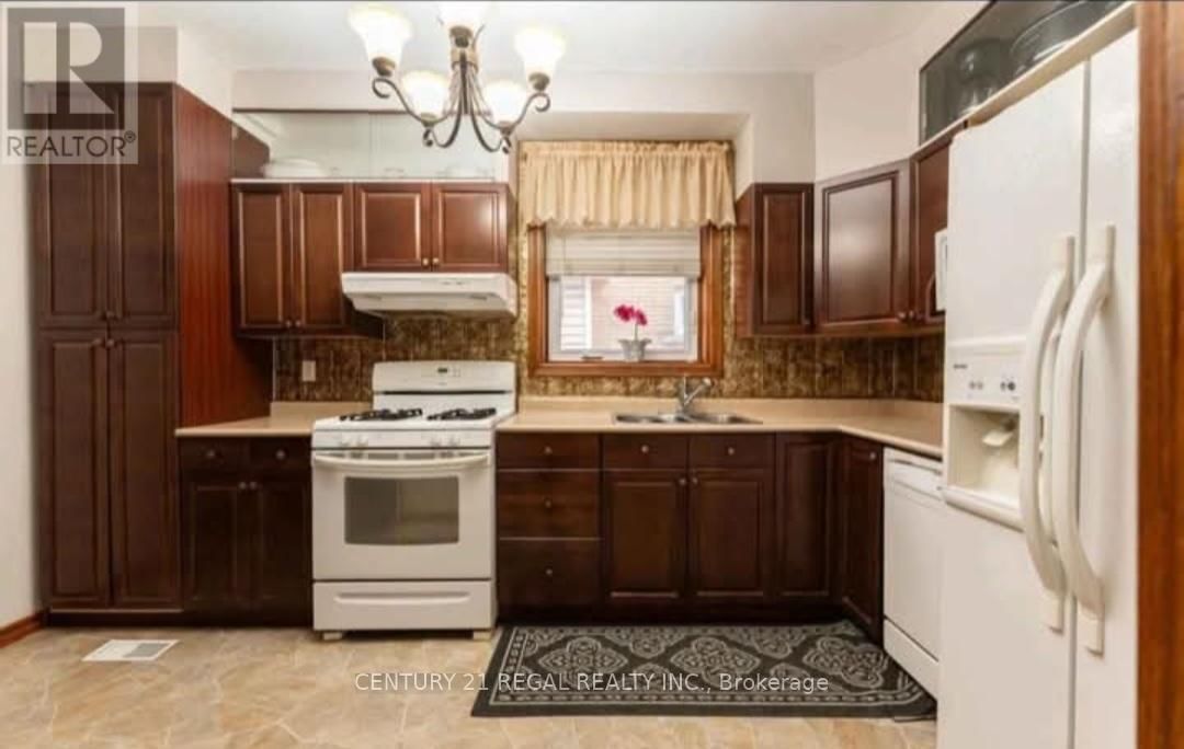 Main - 133 EASTBOURNE AVENUE Image 14