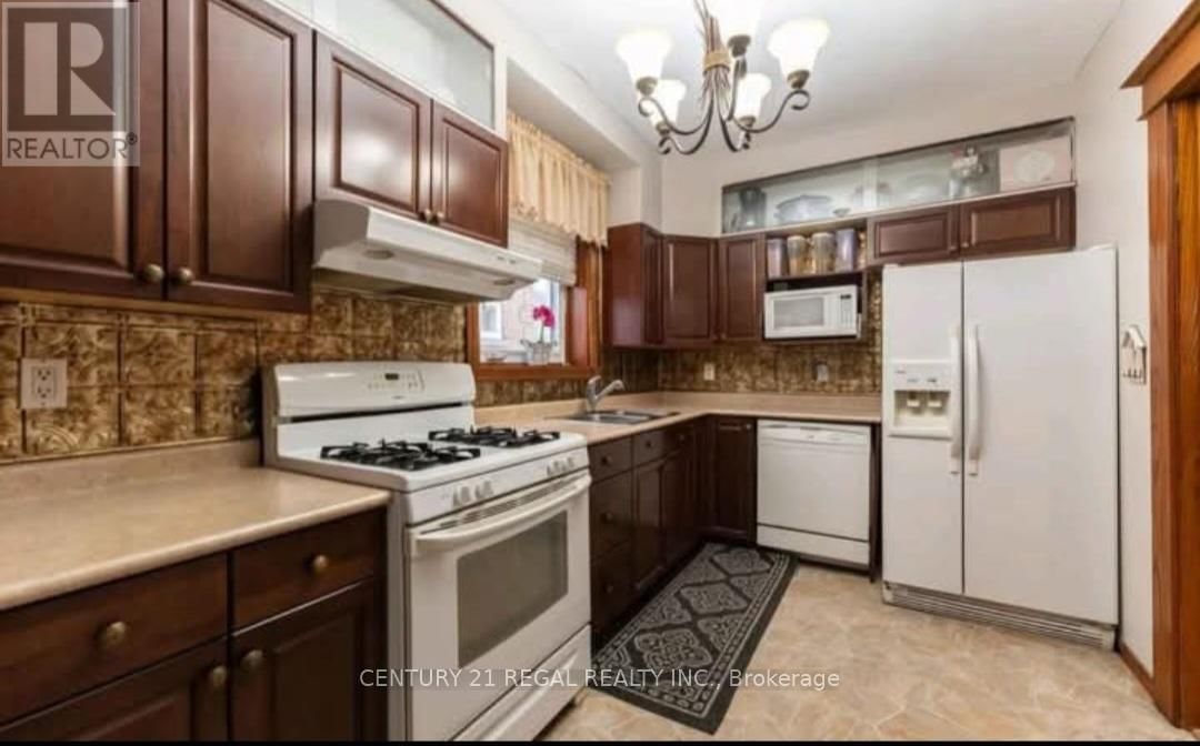 Main - 133 EASTBOURNE AVENUE Image 15