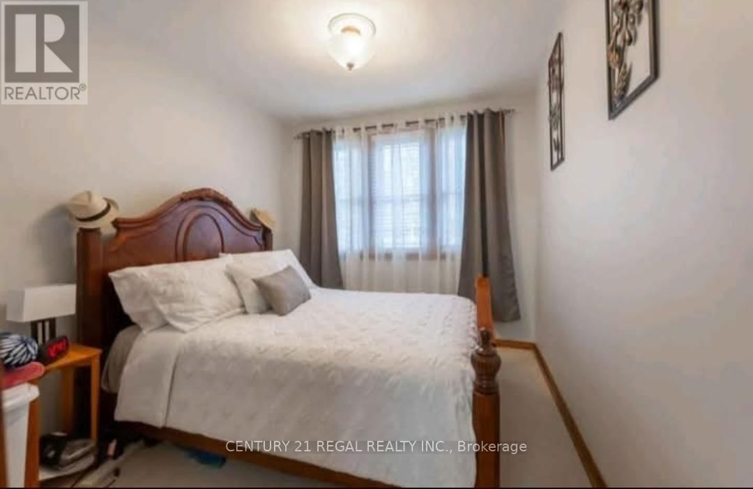Main - 133 EASTBOURNE AVENUE Image 16