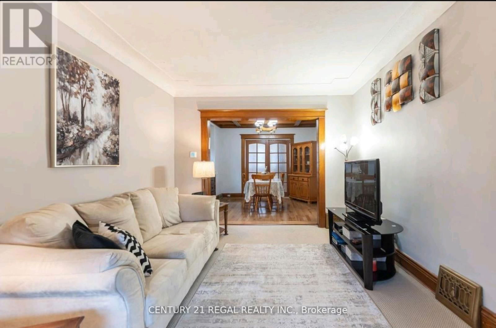 Main - 133 EASTBOURNE AVENUE Image 9