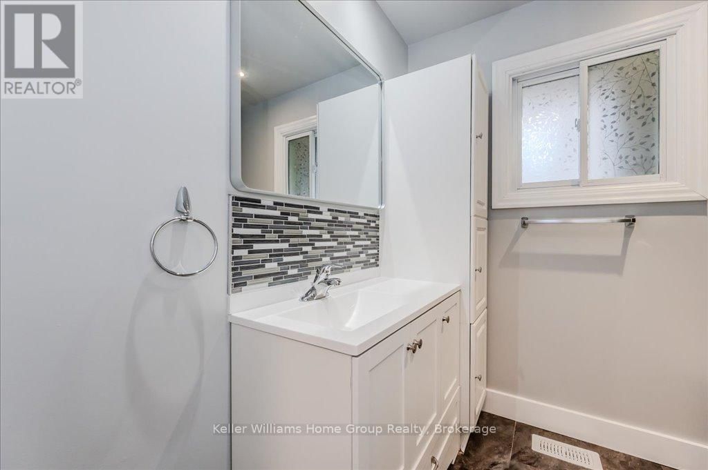 66 TRAYNOR AVENUE Image 19