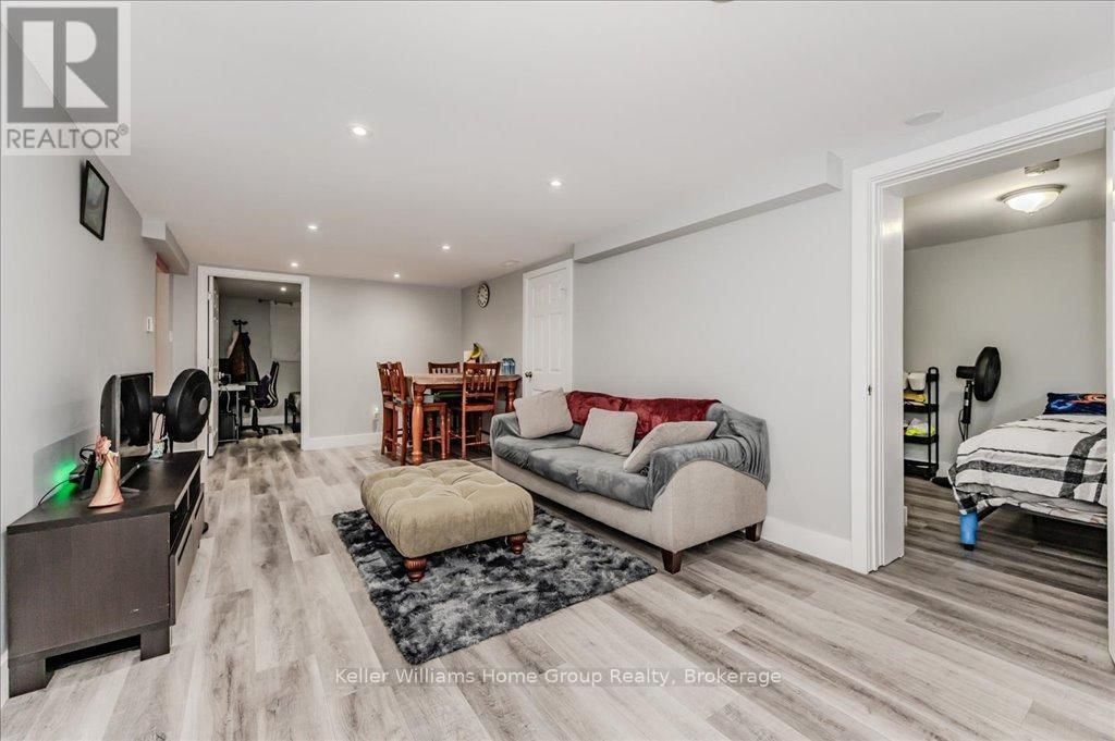 66 TRAYNOR AVENUE Image 25