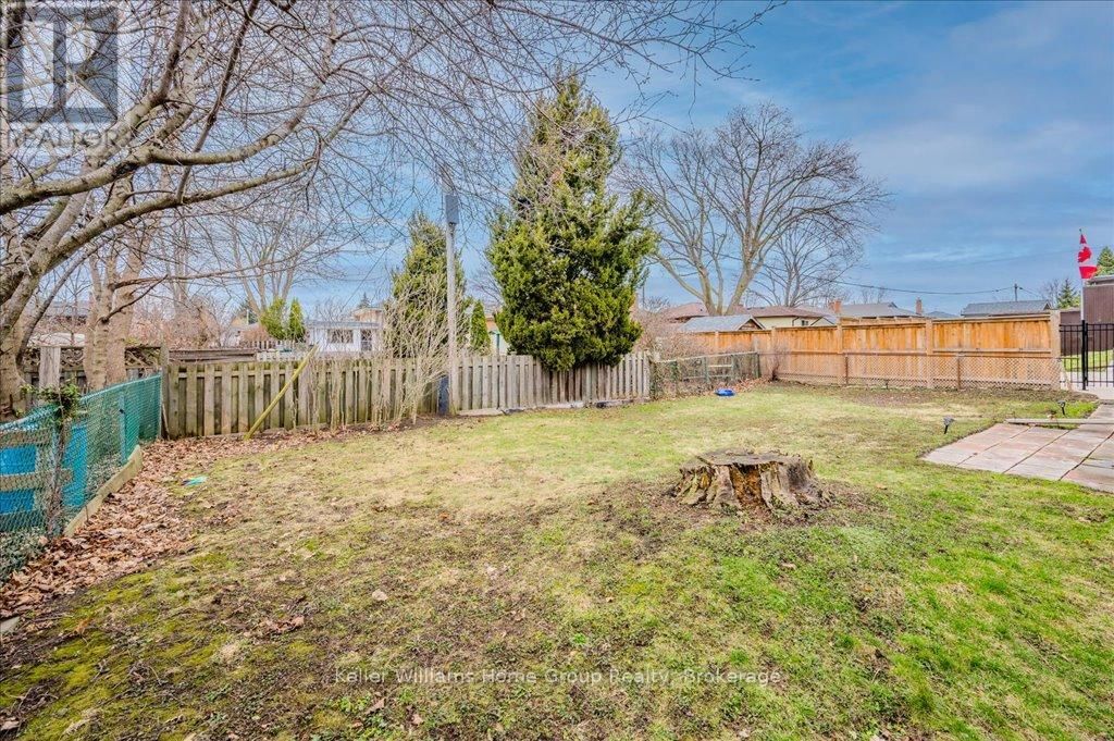 66 TRAYNOR AVENUE Image 32