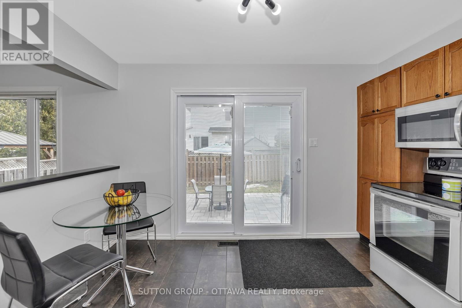 6586 DES MERLES LANE Image 13