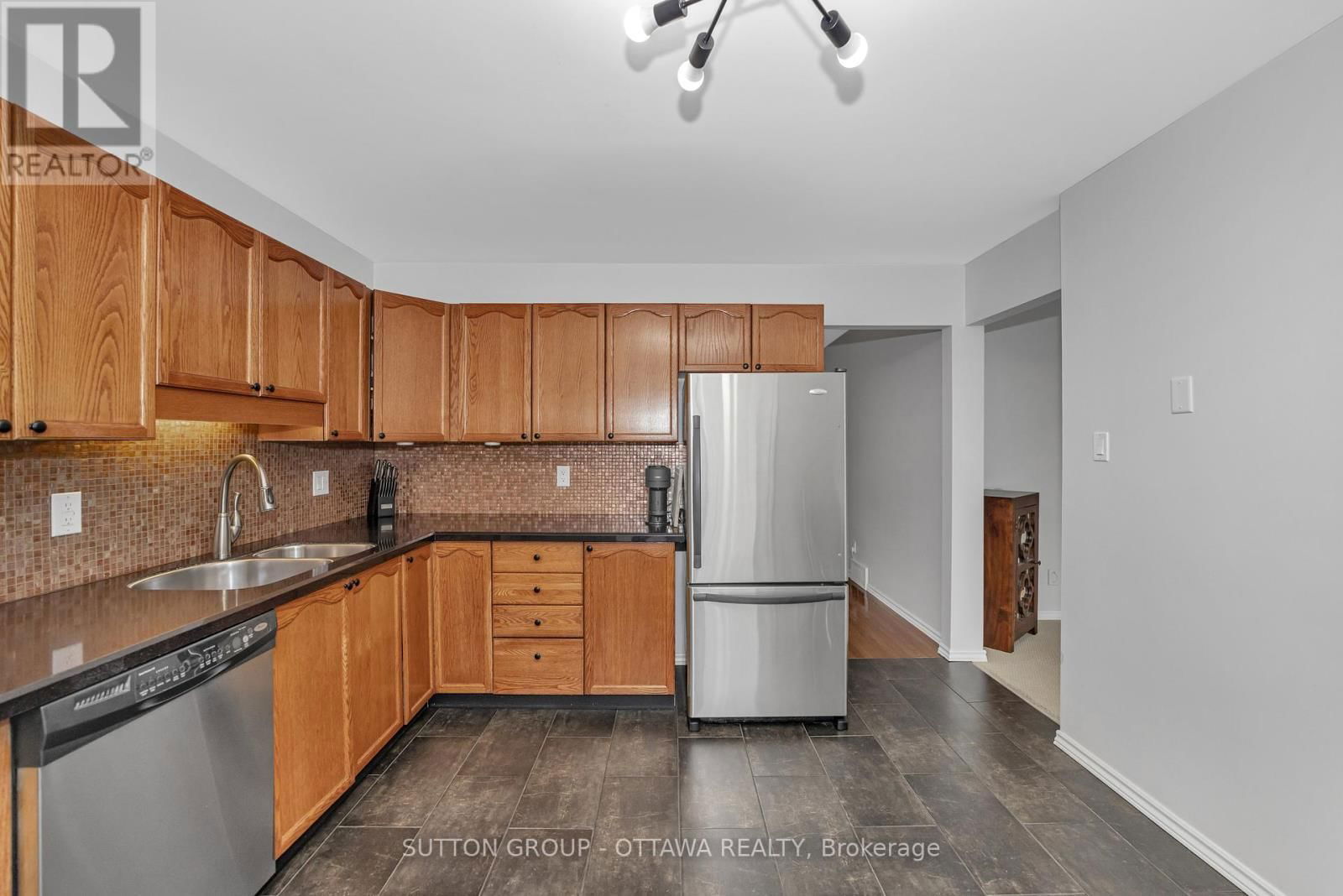 6586 DES MERLES LANE Image 15