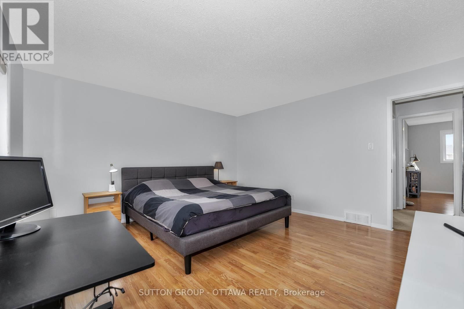 6586 DES MERLES LANE Image 26