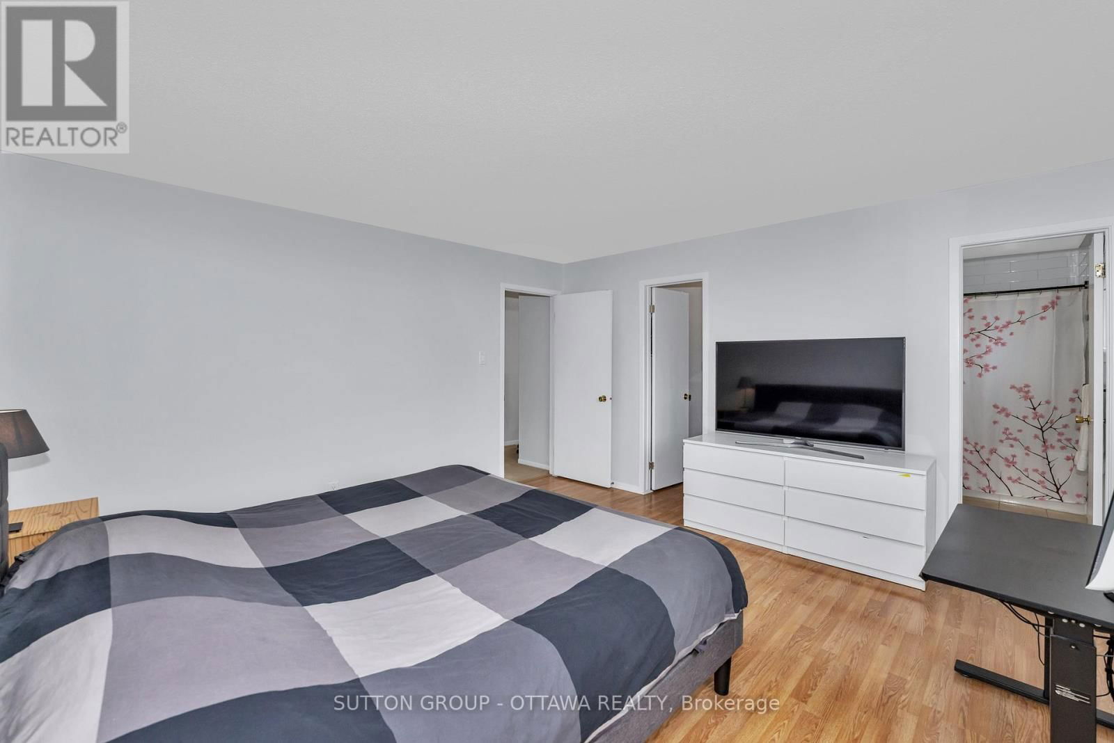 6586 DES MERLES LANE Image 27
