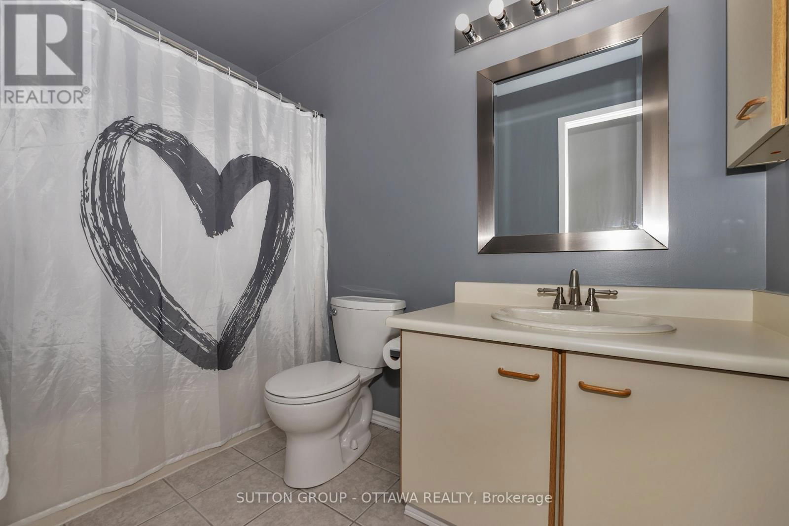 6586 DES MERLES LANE Image 34