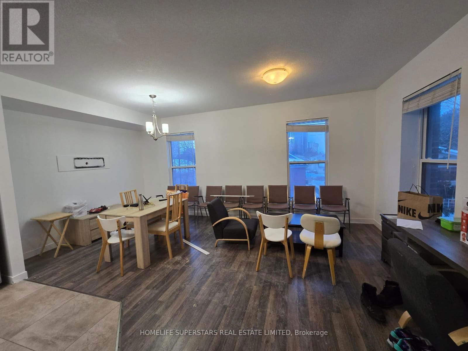 T101 - 62 BALSAM STREET Image 8