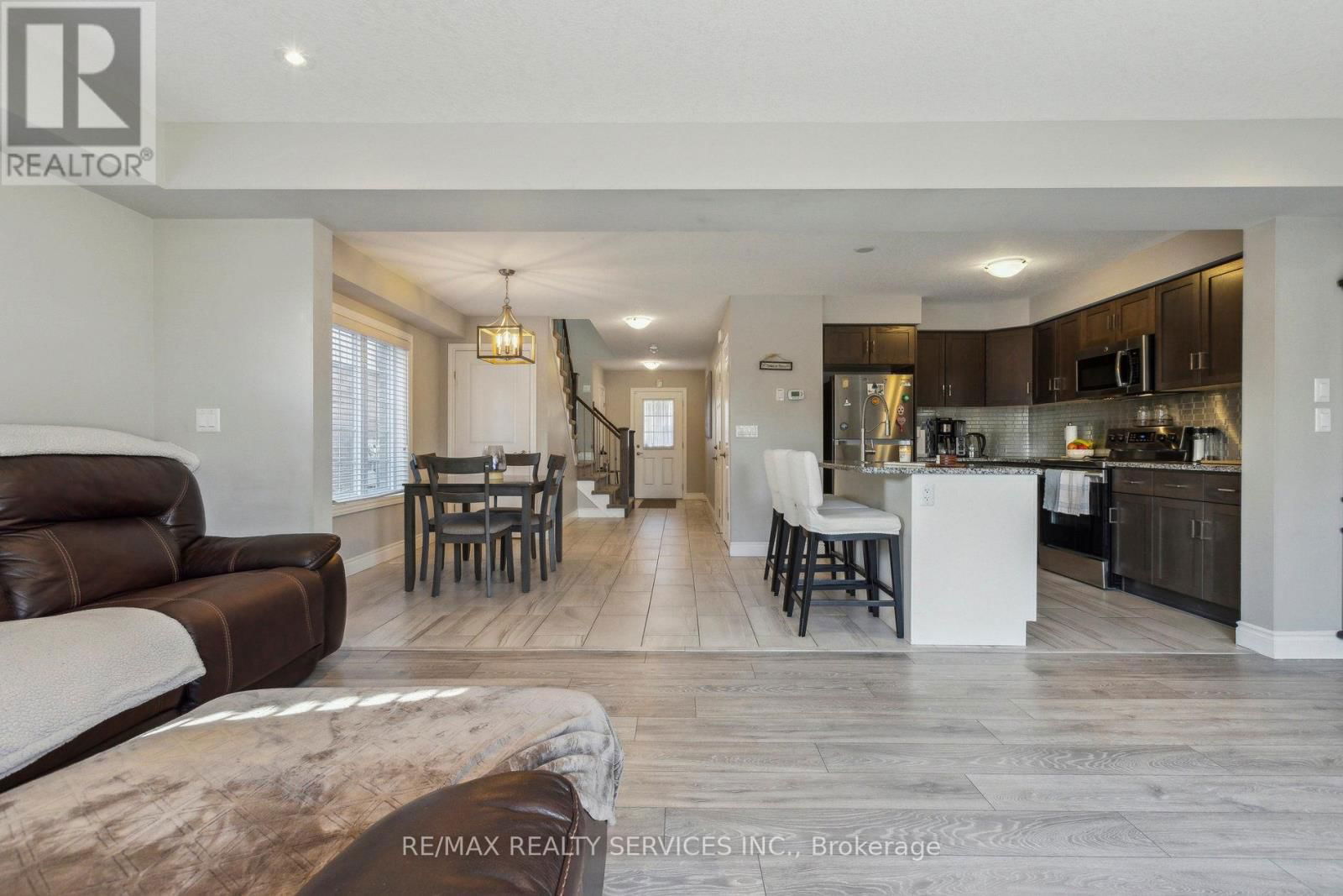 10 - 625 BLACKBRIDGE ROAD Image 15