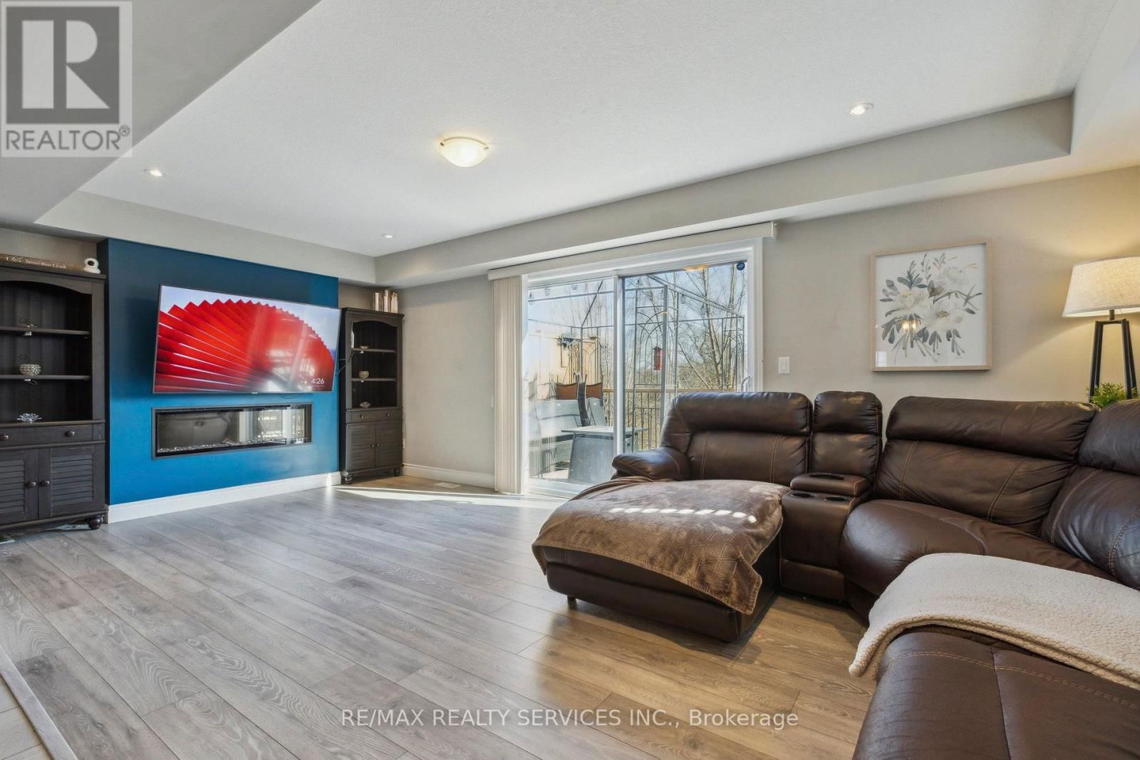 10 - 625 BLACKBRIDGE ROAD Image 17