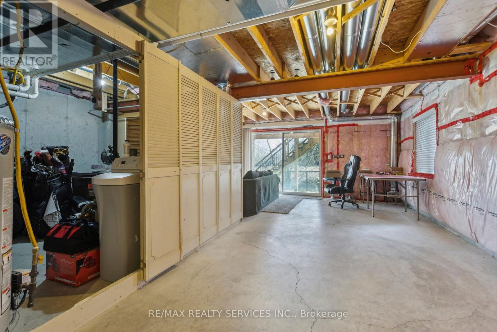 10 - 625 BLACKBRIDGE ROAD Image 32