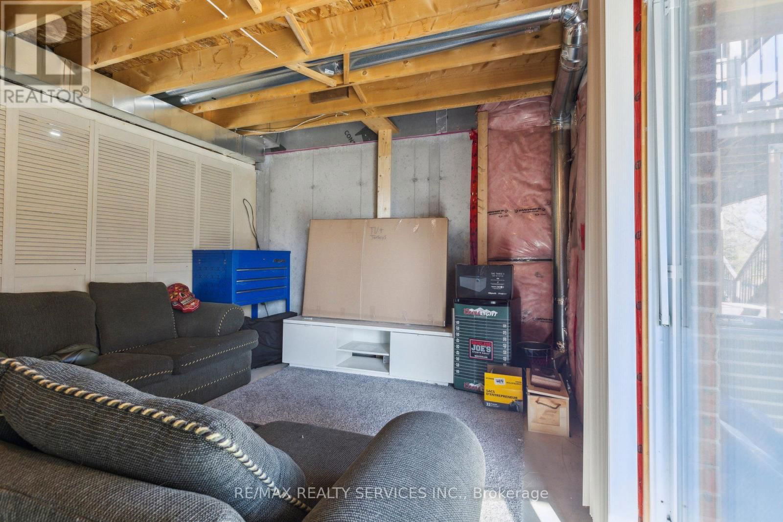 10 - 625 BLACKBRIDGE ROAD Image 33