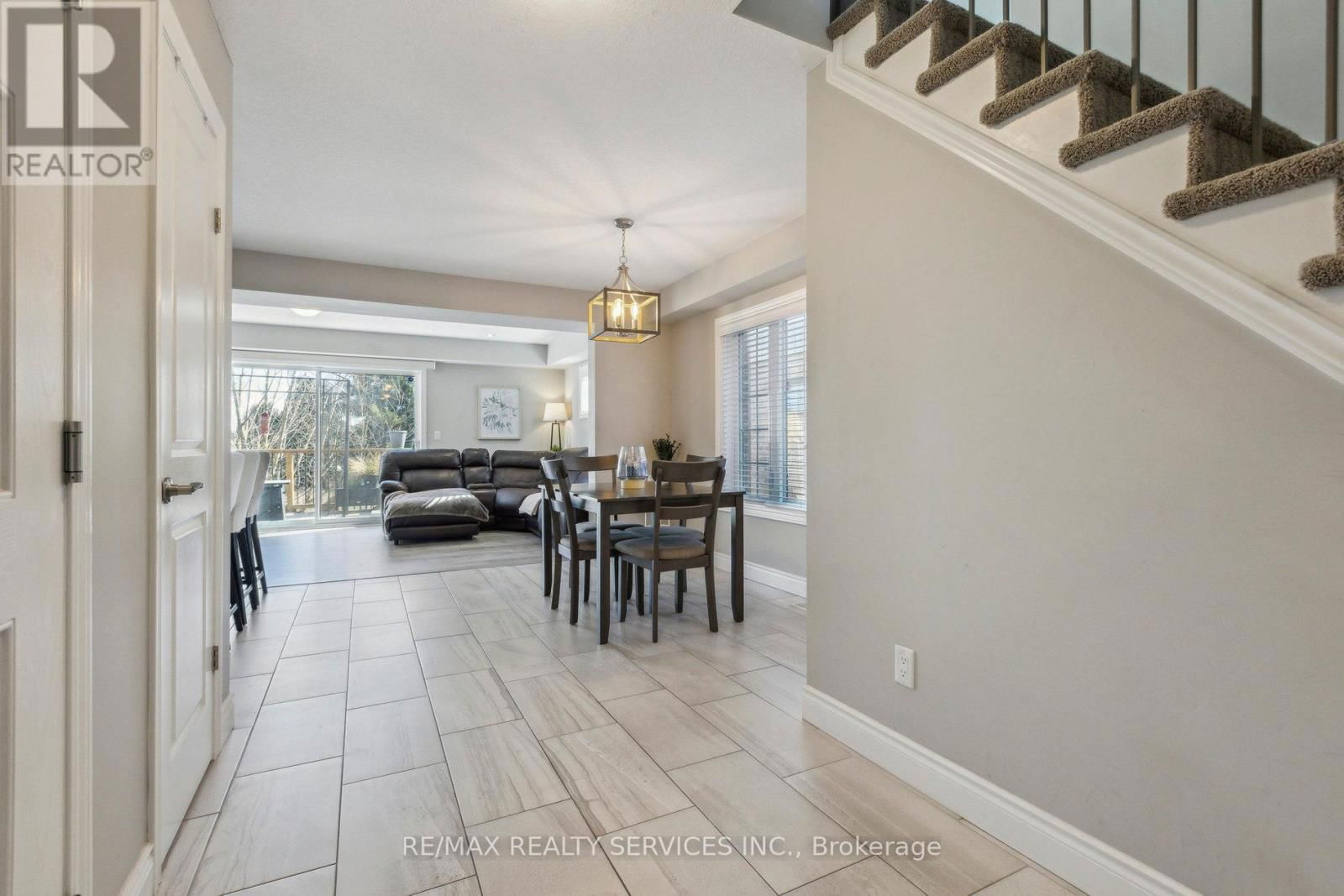 10 - 625 BLACKBRIDGE ROAD Image 6