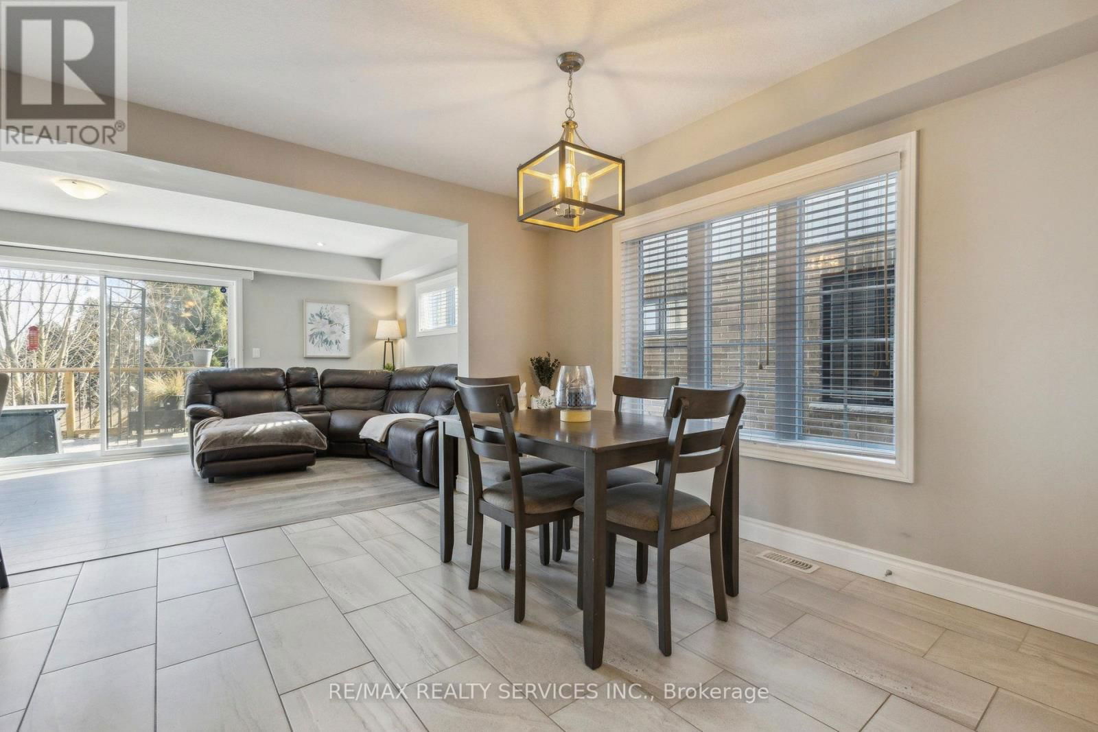 10 - 625 BLACKBRIDGE ROAD Image 7