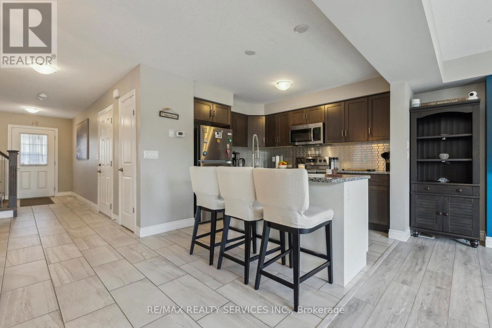 10 - 625 BLACKBRIDGE ROAD Image 9