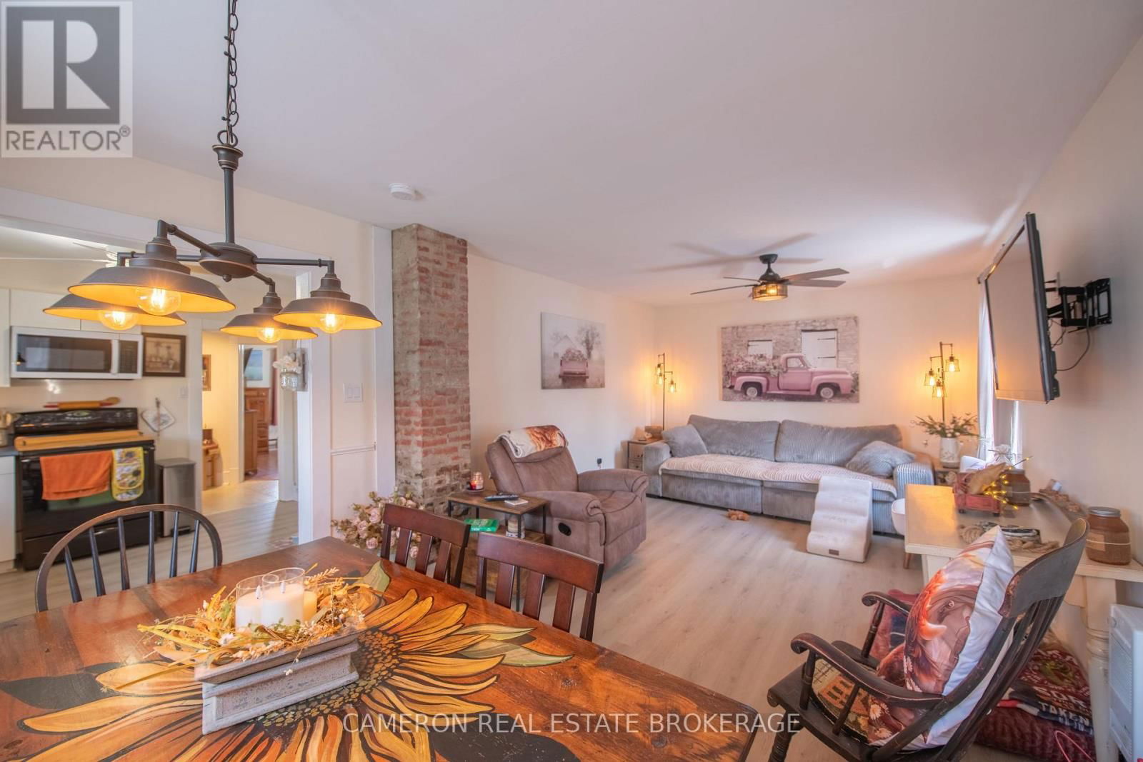 428 SIXTH STREET EAST Image 17