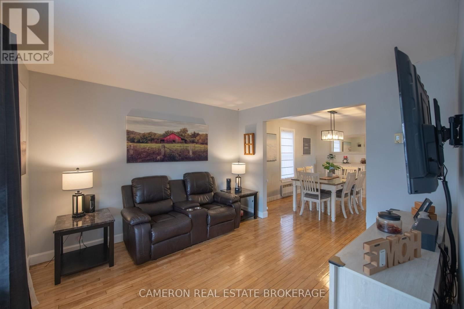 428 SIXTH STREET EAST Image 3