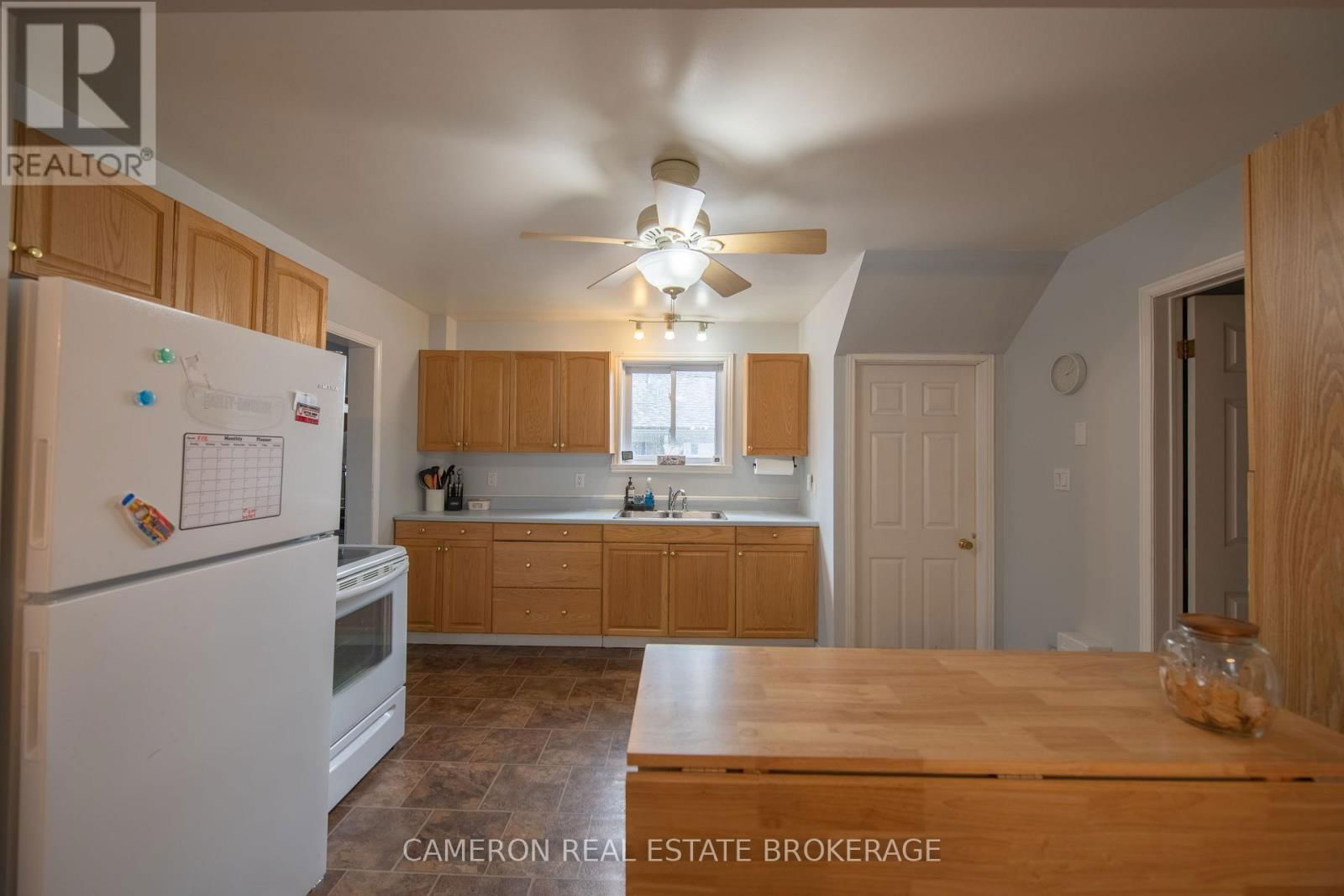 428 SIXTH STREET EAST Image 8