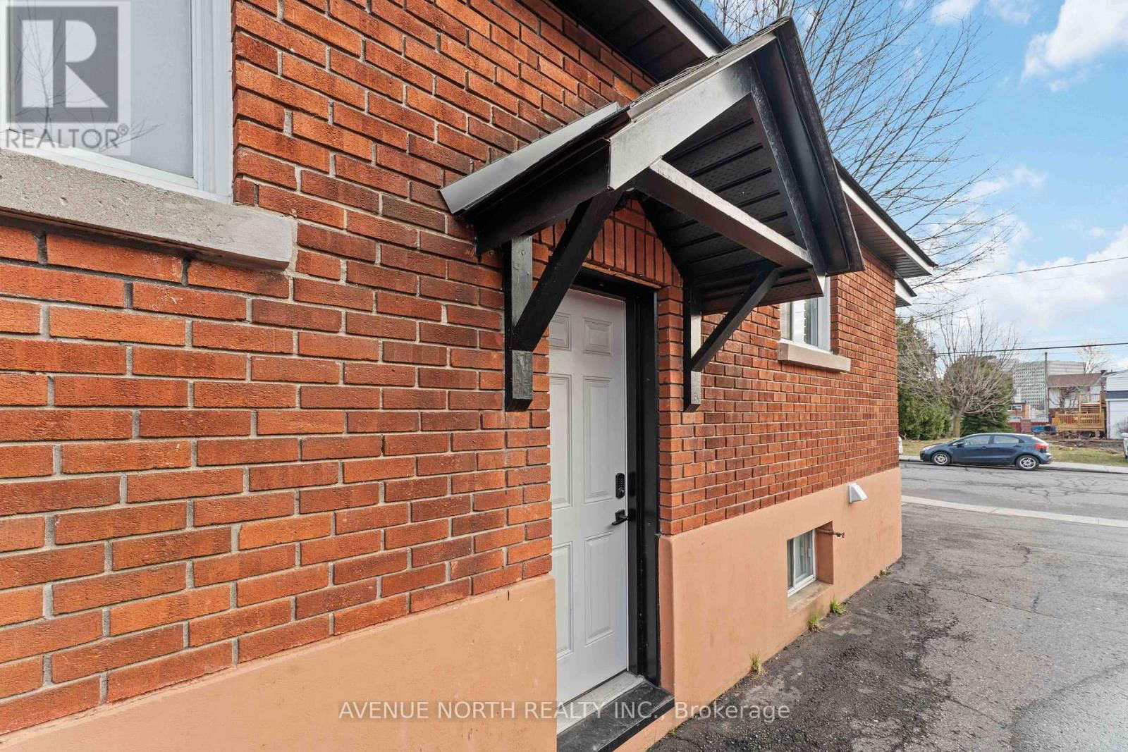 305 OLMSTEAD STREET Image 4