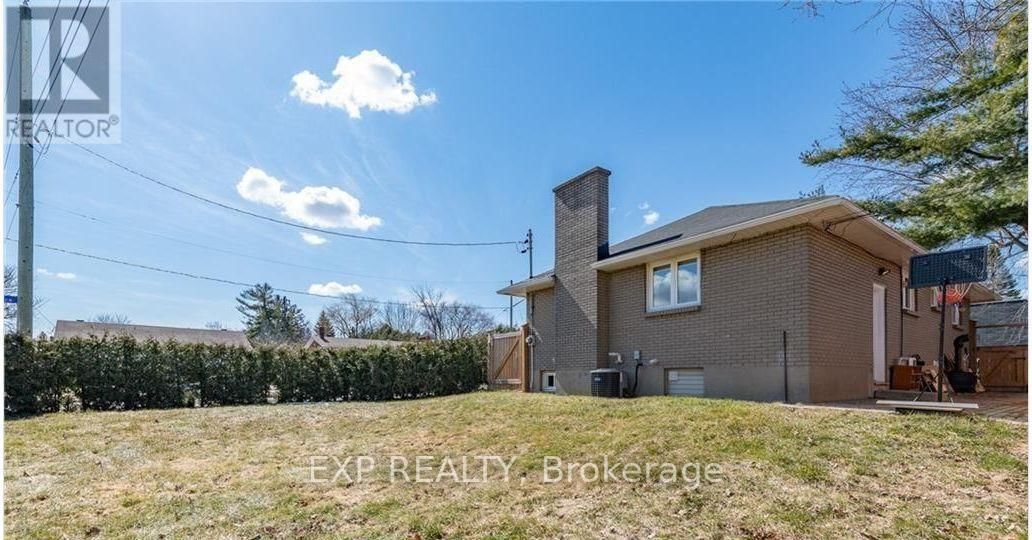 109 MEADOWLANDS DRIVE WEST Image 23