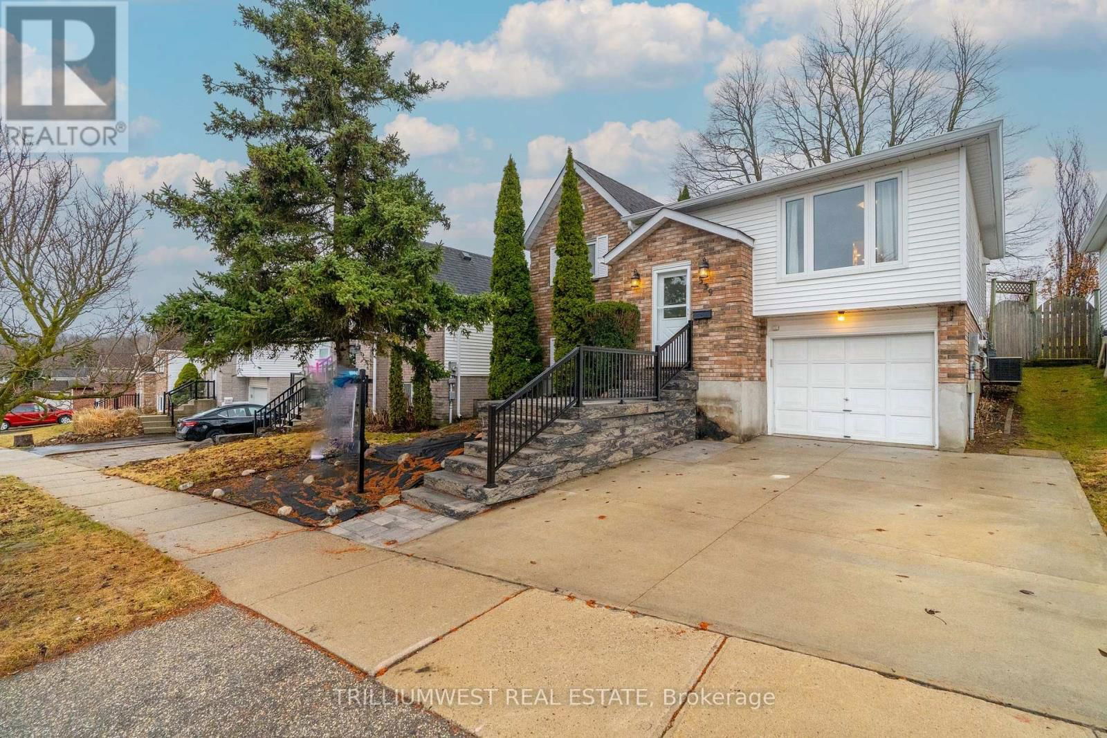 339 MISTY CRESCENT Image 1
