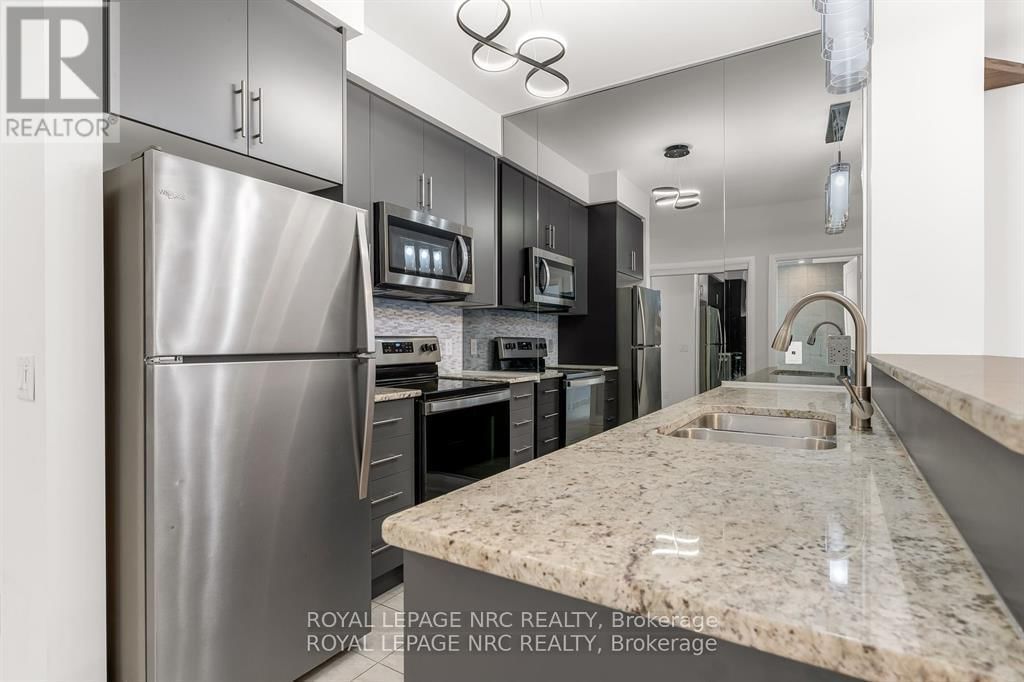 428 - 16 CONCORD PLACE Image 4