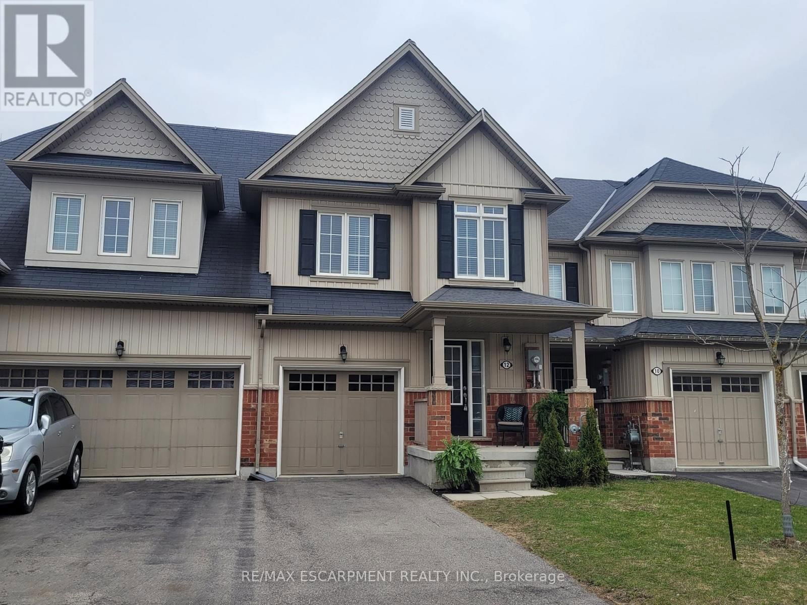 12 LYNCH CRESCENT Image 1