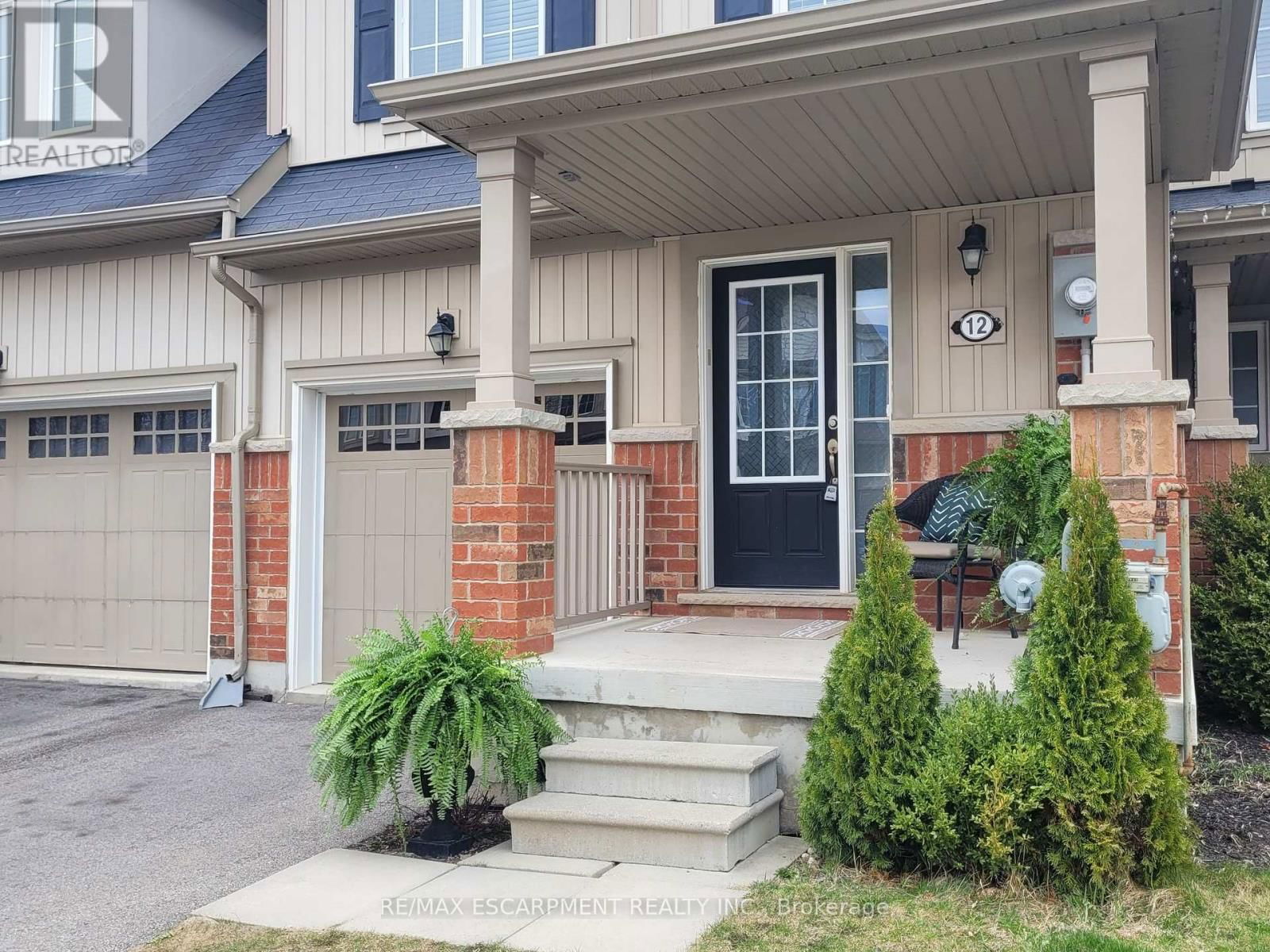 12 LYNCH CRESCENT Image 3