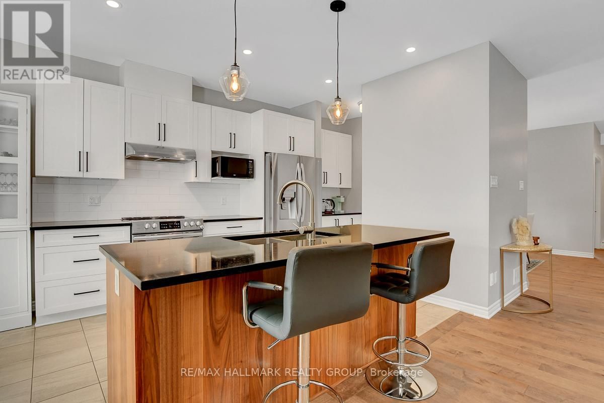 594 BAIE DES CASTORS PRIVATE Image 23