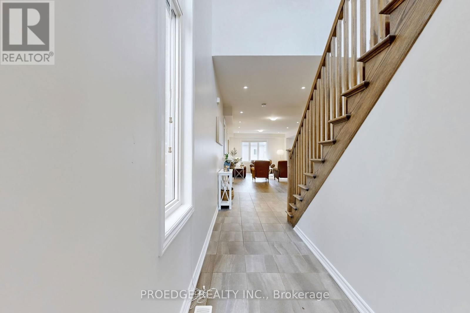 361 BEECHDROPS DRIVE Image 17