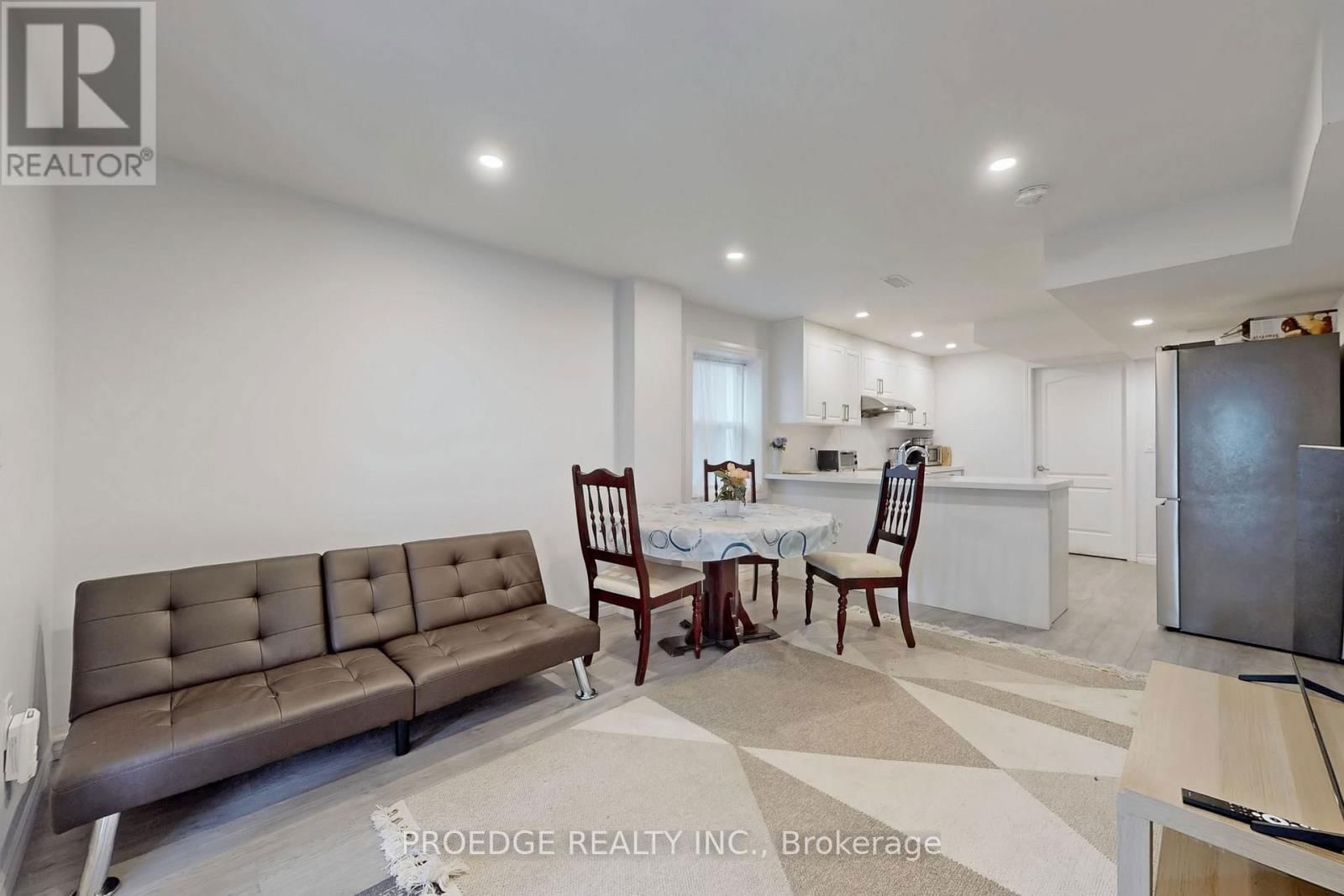 361 BEECHDROPS DRIVE Image 42