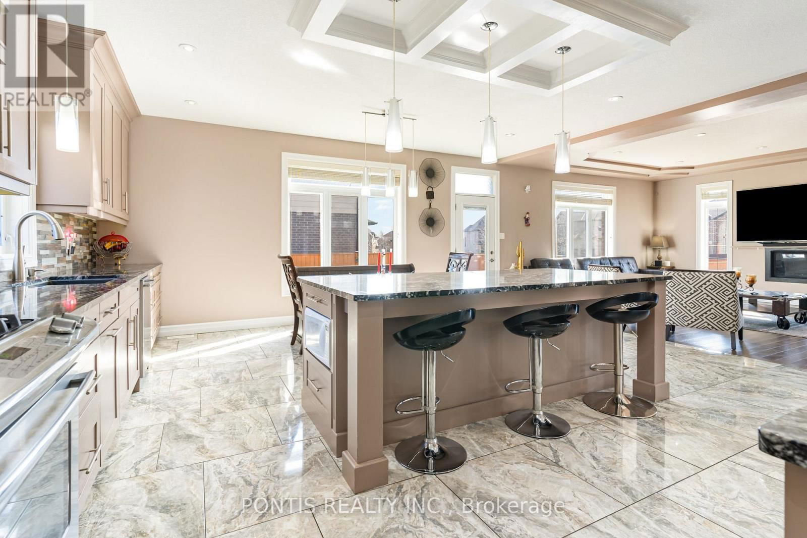6645 UPPER CANADA CROSSING Image 15