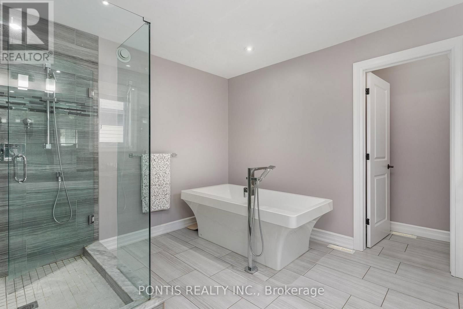 6645 UPPER CANADA CROSSING Image 30