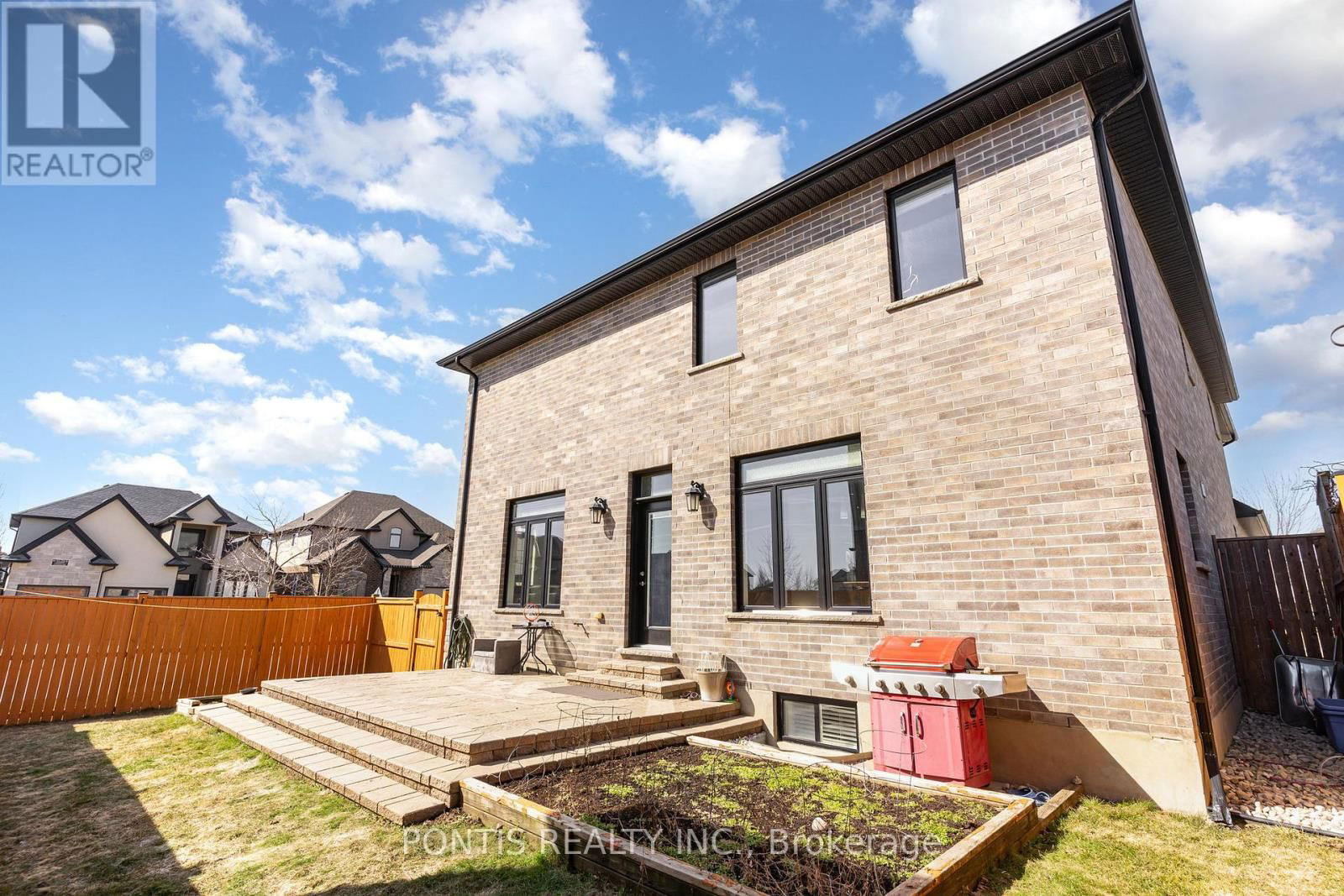 6645 UPPER CANADA CROSSING Image 40