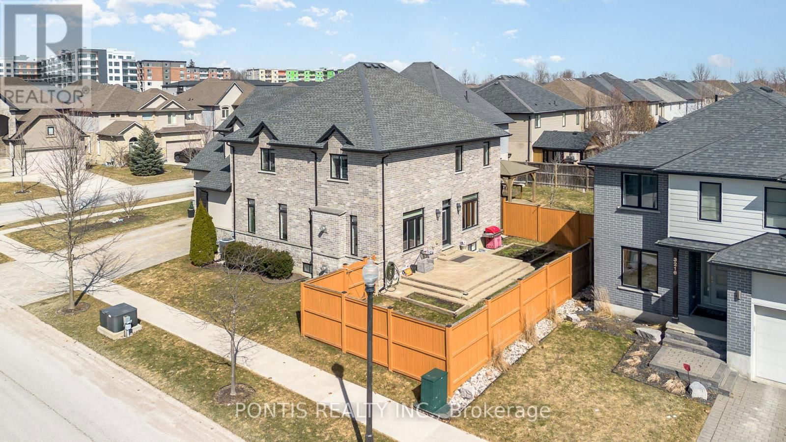 6645 UPPER CANADA CROSSING Image 44