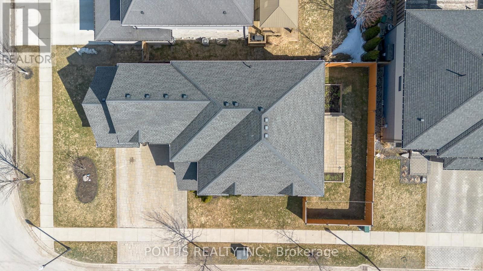 6645 UPPER CANADA CROSSING Image 47