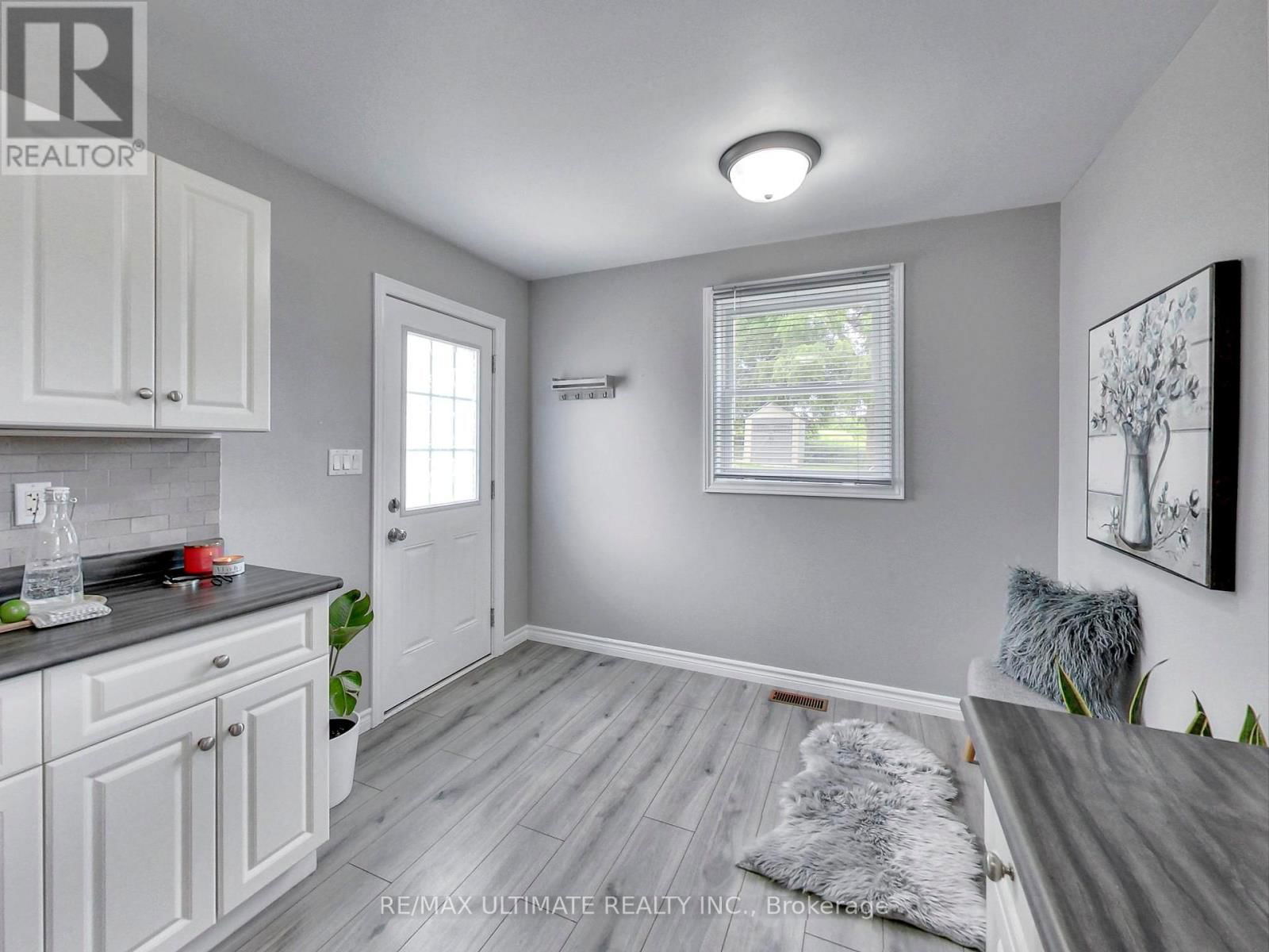 14 BURNHAM AVENUE Image 19