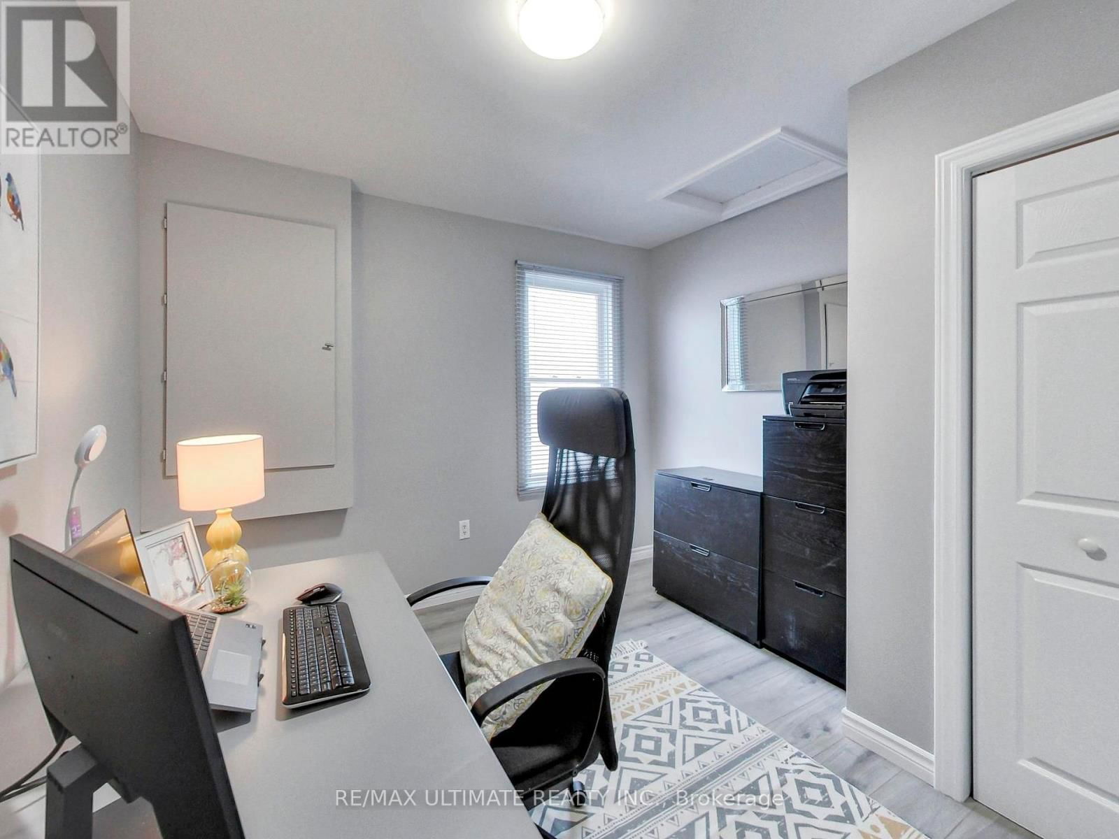 14 BURNHAM AVENUE Image 24