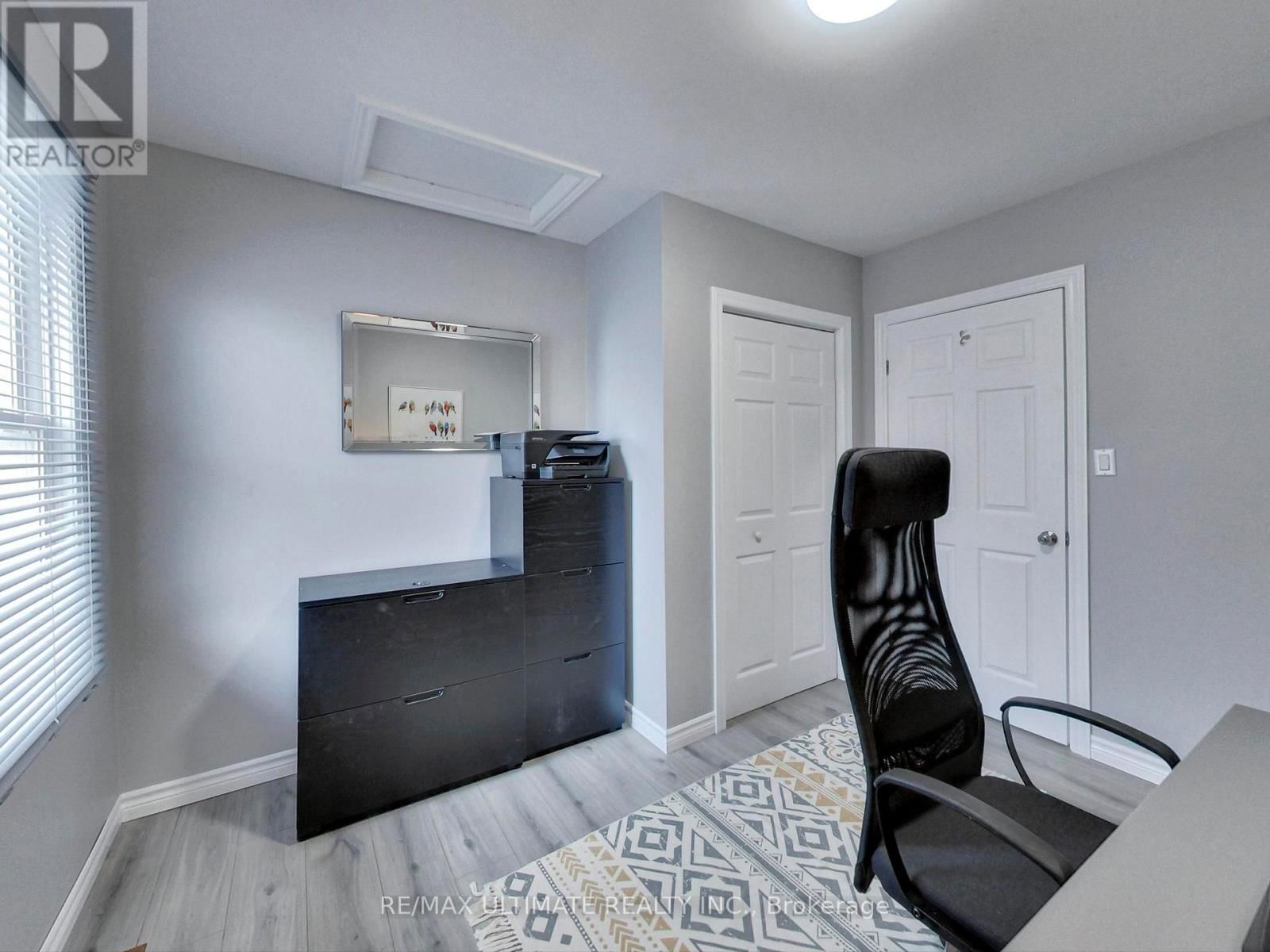 14 BURNHAM AVENUE Image 25