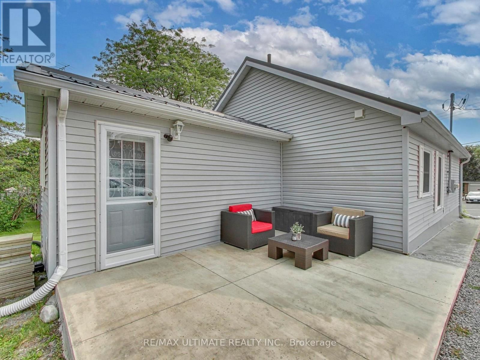 14 BURNHAM AVENUE Image 30