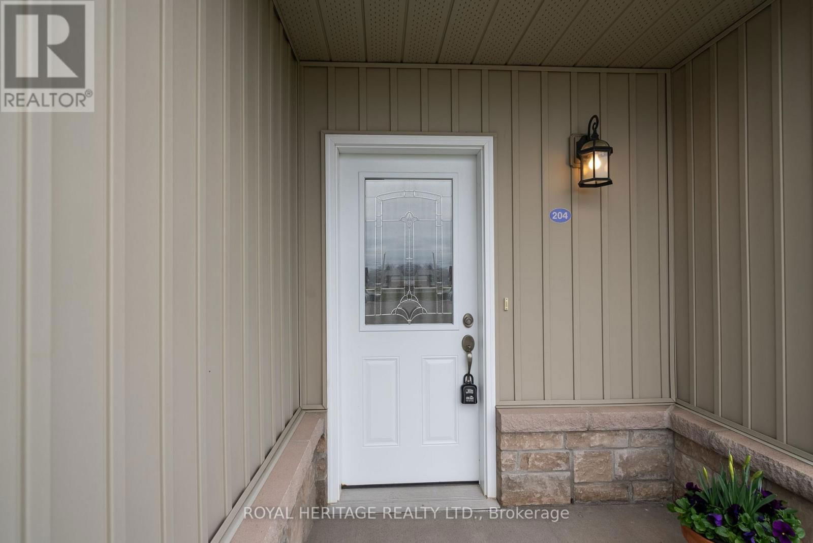 204 - 17 GEORGE COURT Image 3