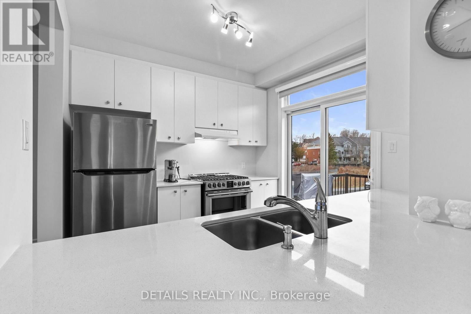827 KINIW PRIVATE Image 14