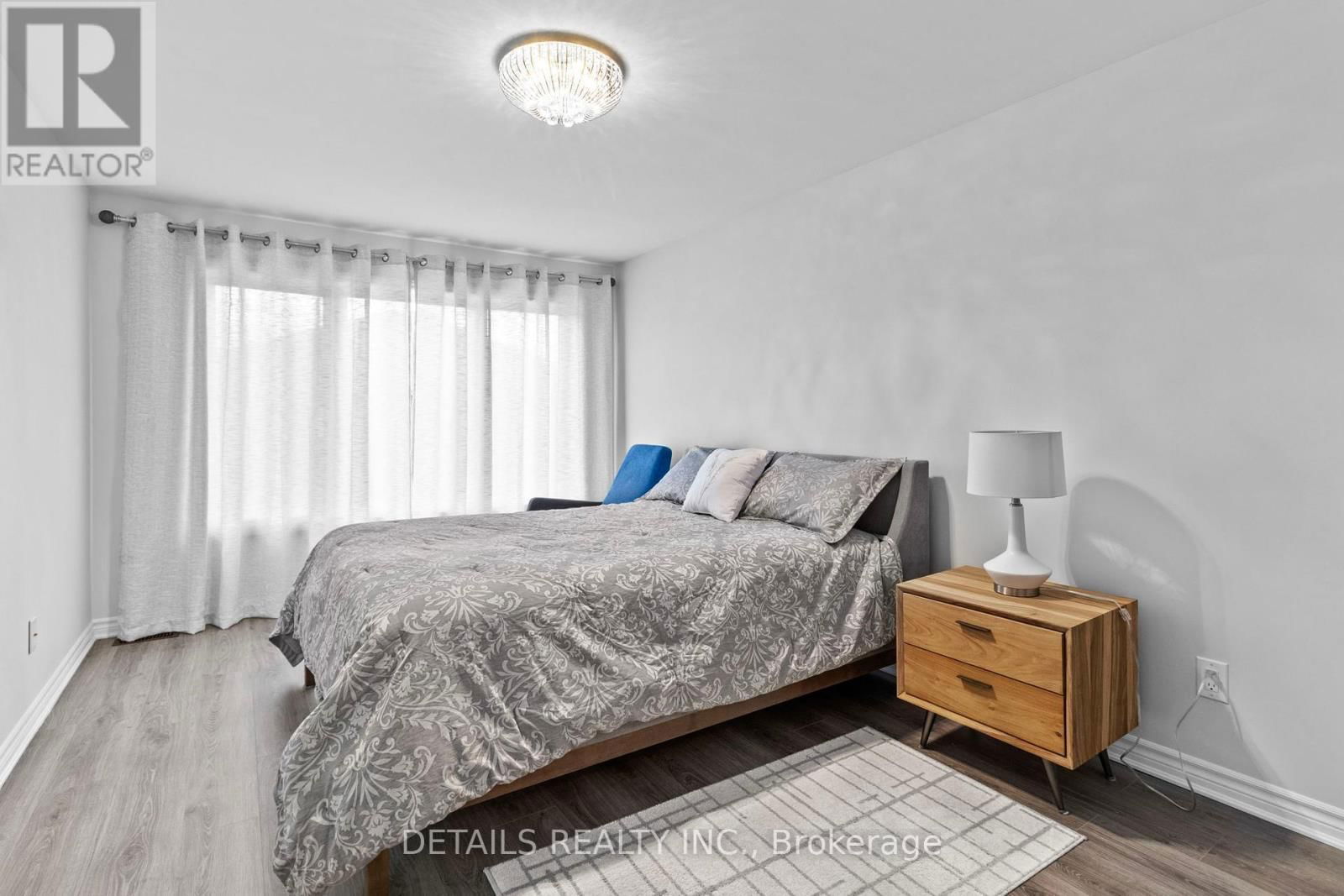 827 KINIW PRIVATE Image 16