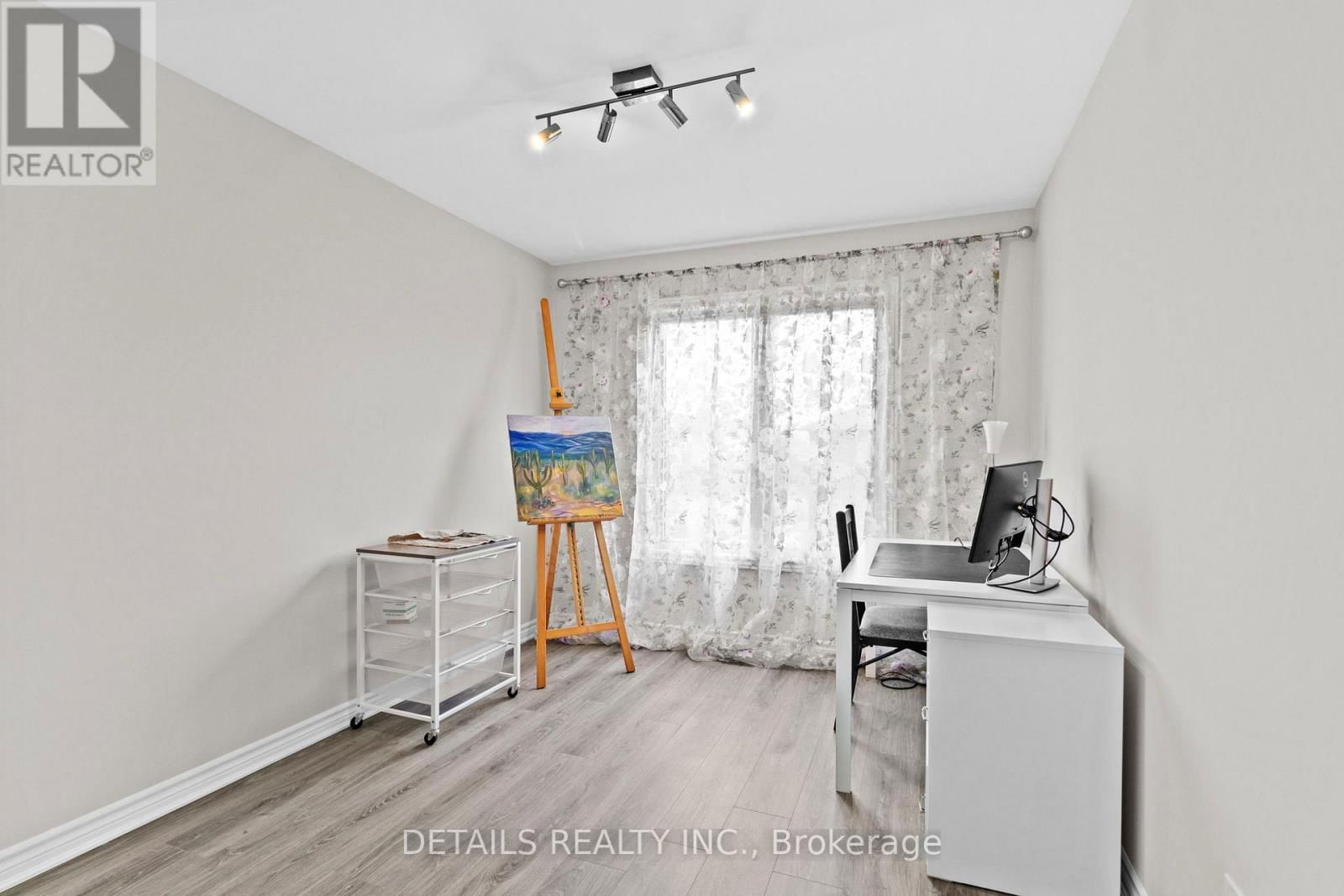 827 KINIW PRIVATE Image 18