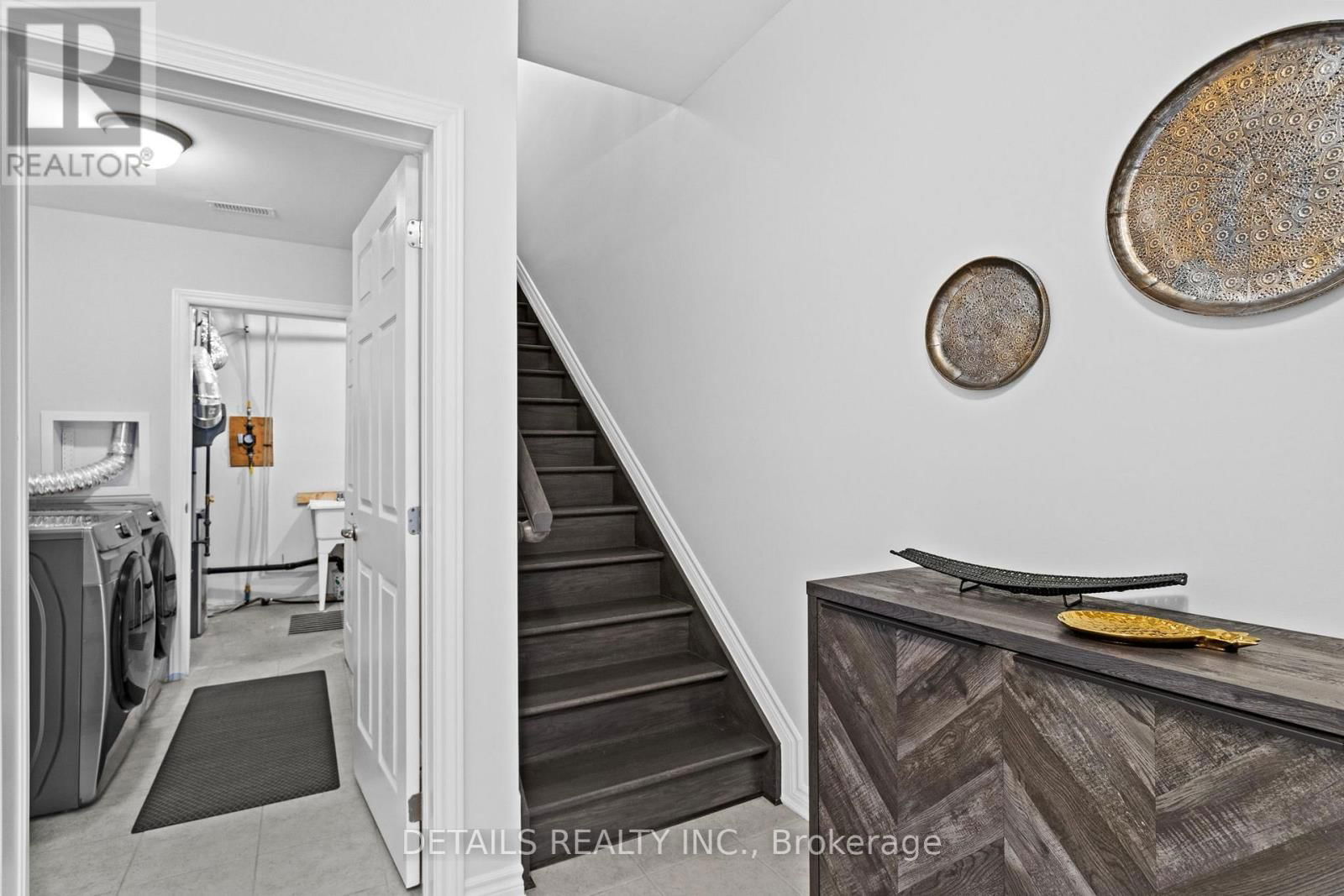 827 KINIW PRIVATE Image 6