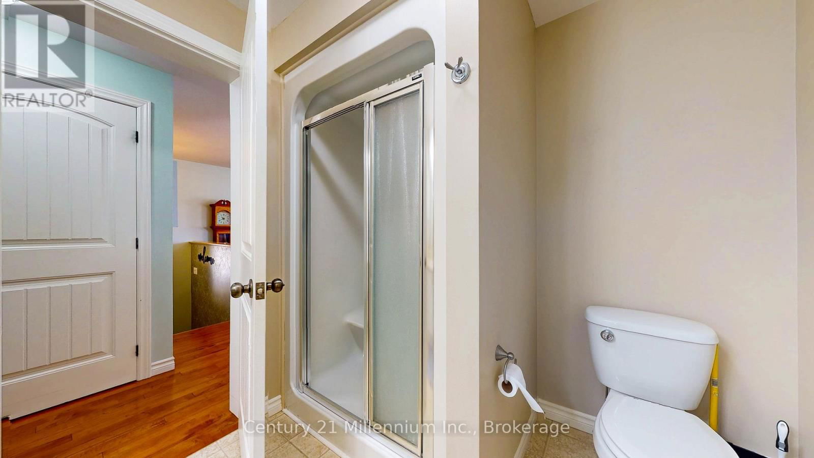 2 ST ANDREWS DRIVE Image 33
