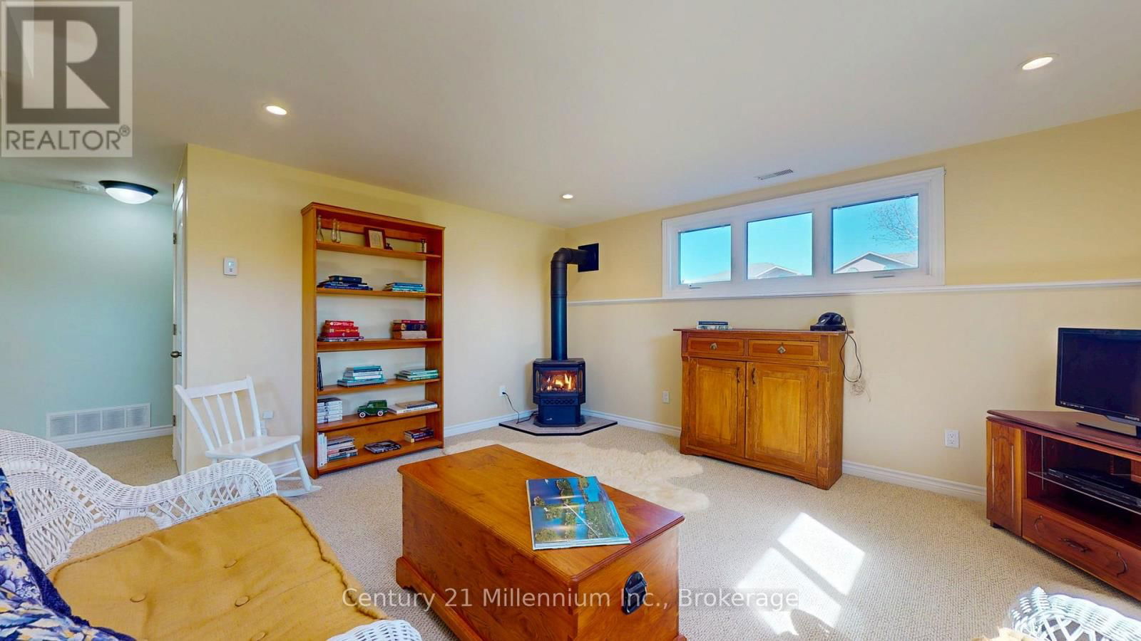 2 ST ANDREWS DRIVE Image 35