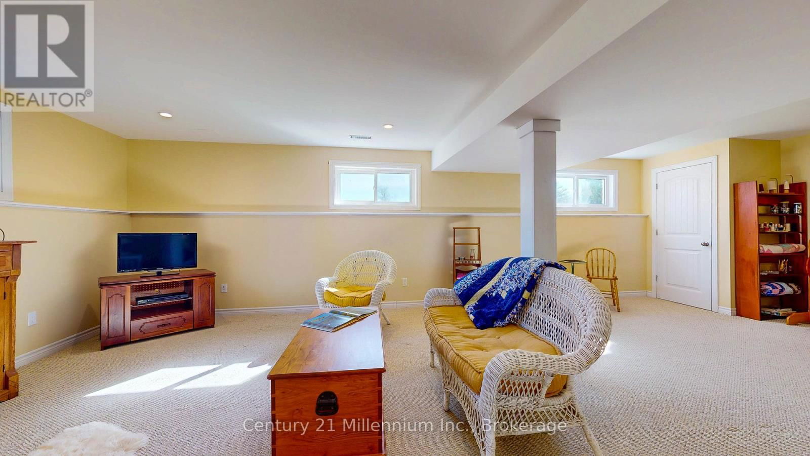 2 ST ANDREWS DRIVE Image 38