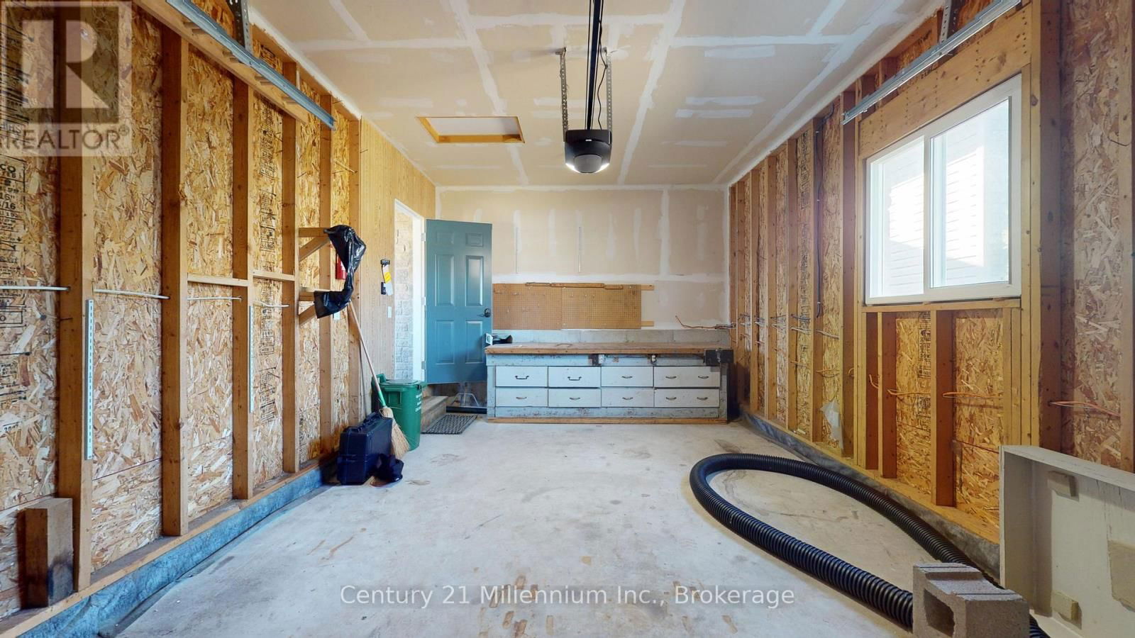 2 ST ANDREWS DRIVE Image 44